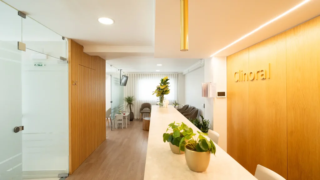 A Clinoral-interior